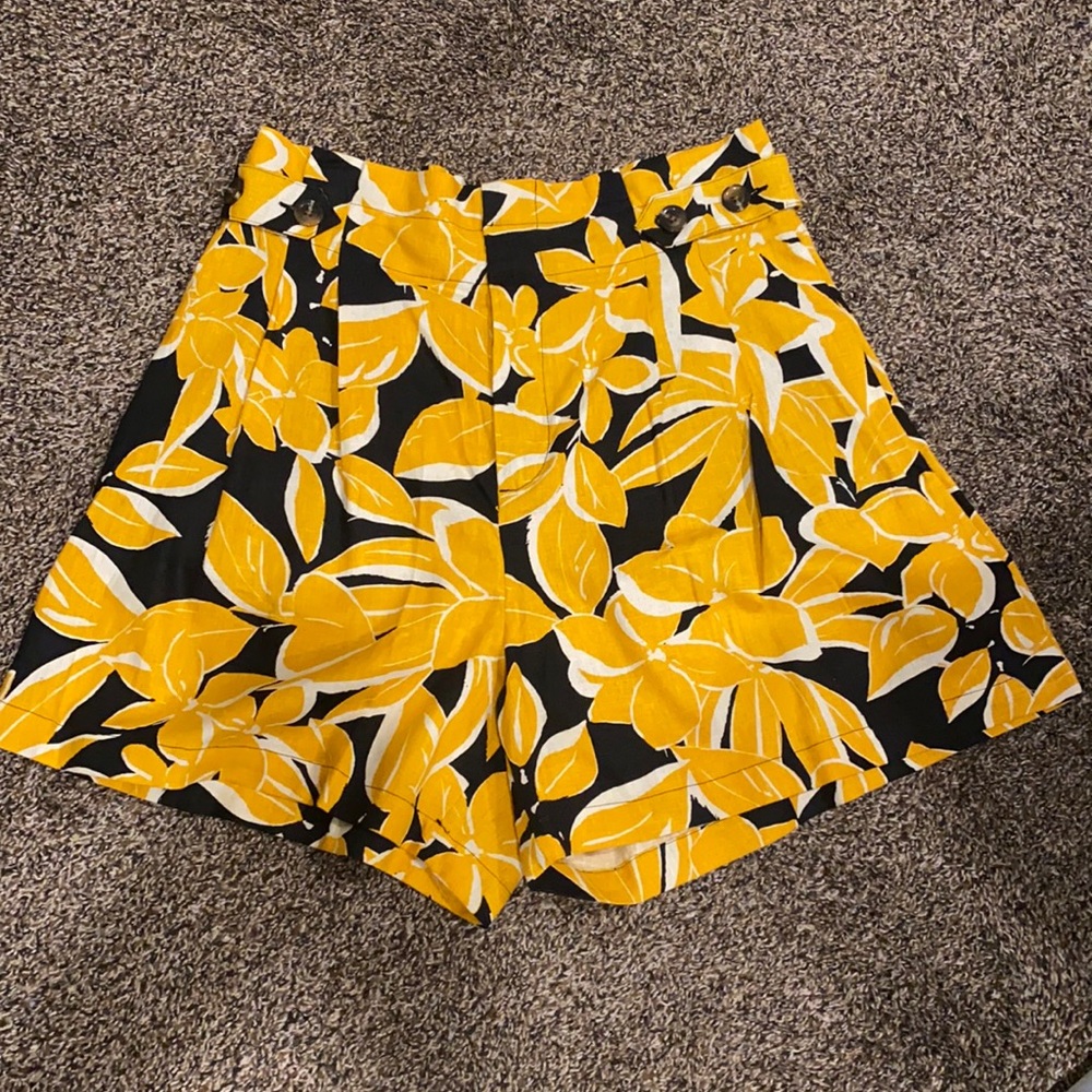 NWT floral shorts 🩳 size 12